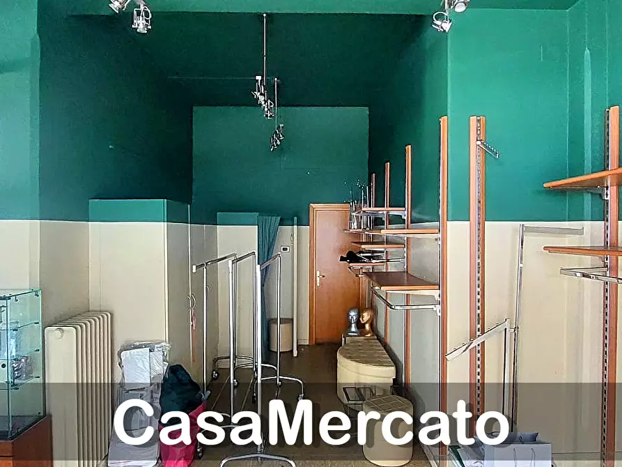 Immagine 19 di Locale commerciale in affitto  in Via Frascati a Rocca Di Papa