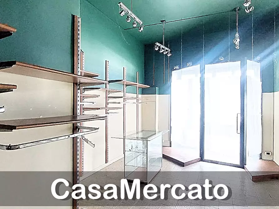 Immagine 15 di Locale commerciale in affitto  in Via Frascati a Rocca Di Papa