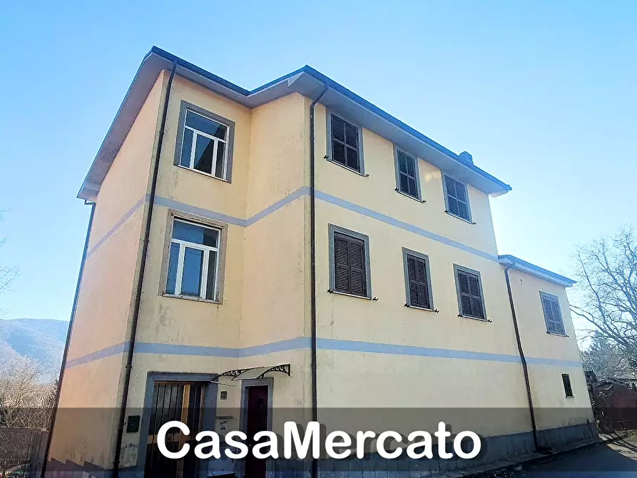 Immagine 1 di Trilocale in vendita  in Via Calabria a Rocca Di Papa