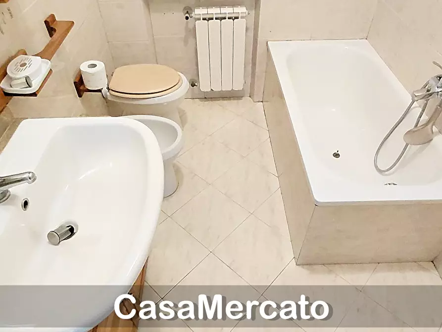 Immagine 17 di Pentalocale in affitto  in Viale dei Pini a Montecompatri