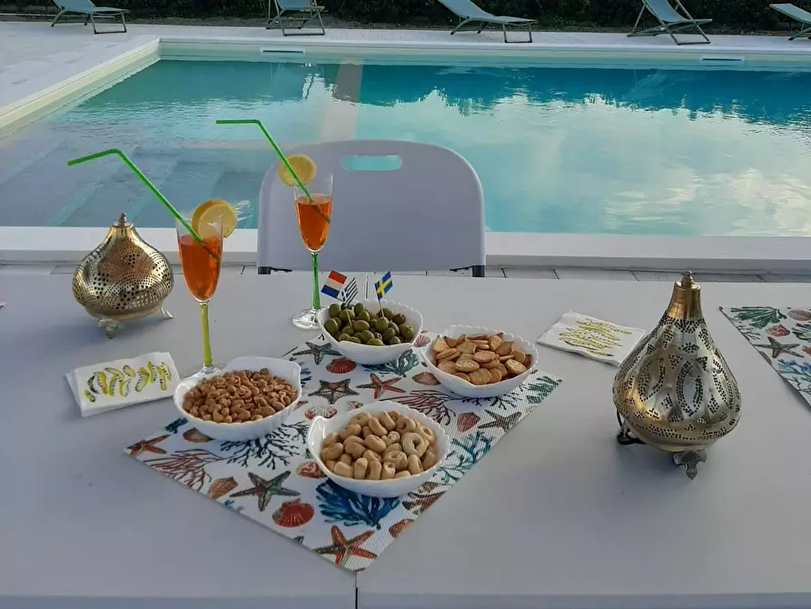 Immagine 2 di Casa vacanze in vendita  a Pulsano