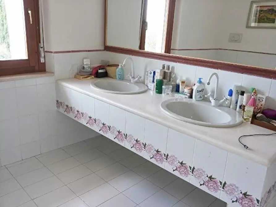Immagine 38 di Villa in vendita  in prima collina a Ascoli Piceno