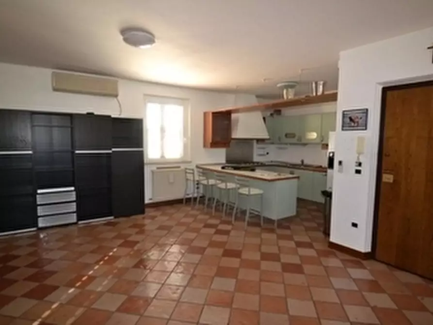 Immagine 8 di Locale commerciale in vendita  a Monteprandone