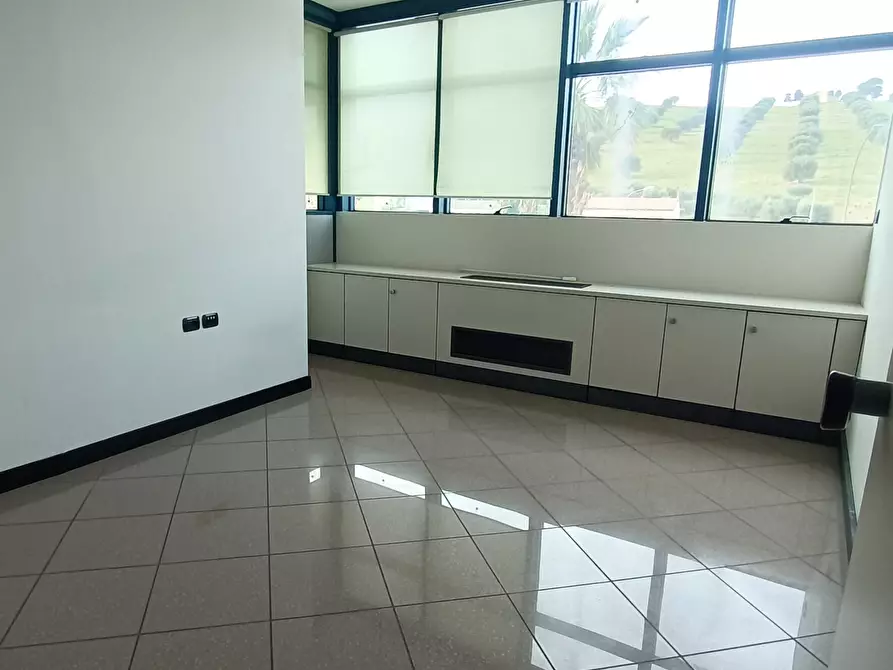 Immagine 5 di Ufficio in affitto  in Via Nazario Sauro 162 a San Benedetto Del Tronto