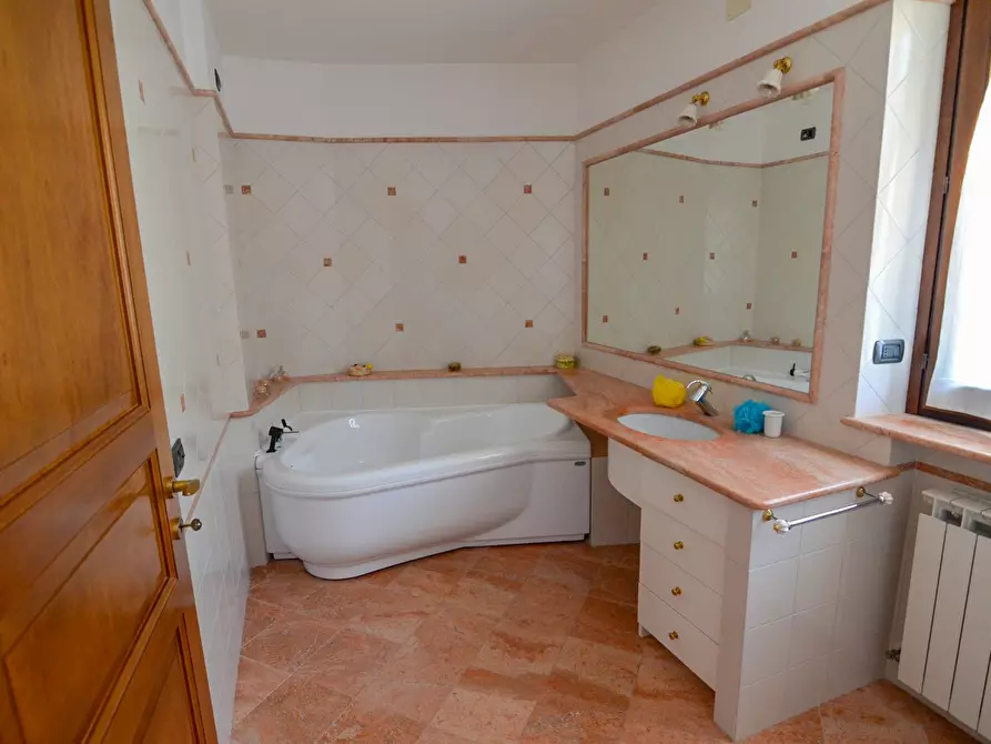 Immagine 16 di Casa indipendente in vendita  a Acquaviva Picena