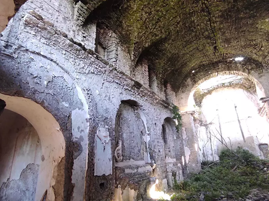 Immagine 3 di Palazzo in vendita  a Fisciano