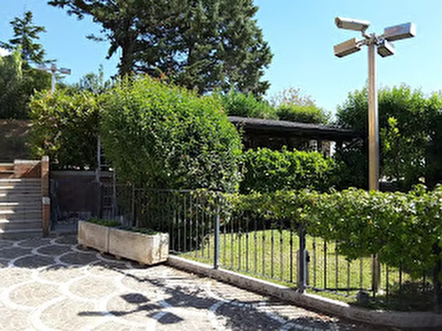 Immagine 31 di Casa indipendente in vendita  a Castorano