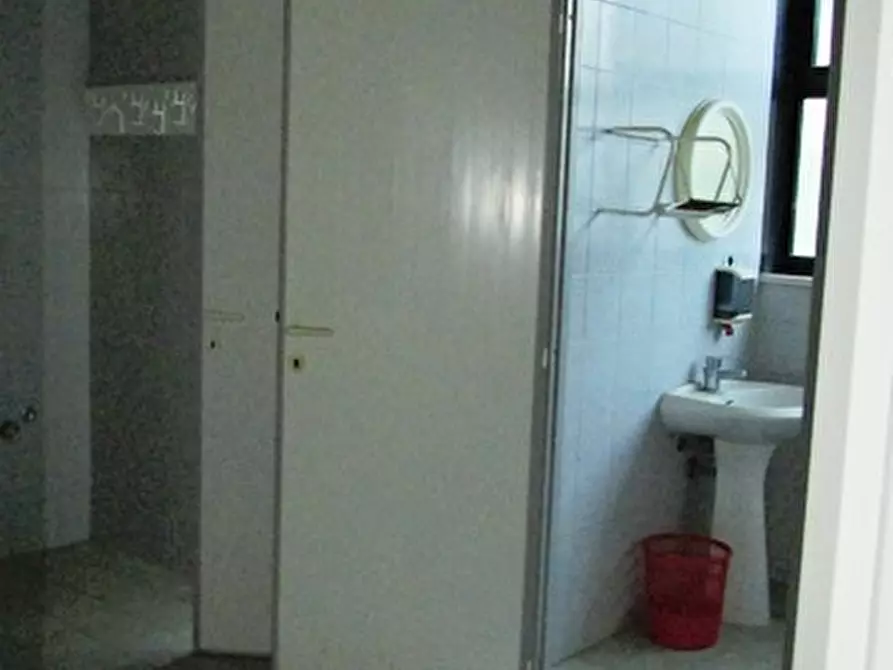 Immagine 42 di Capannone industriale in affitto  in Via Leonardo Da Vinci a San Benedetto Del Tronto