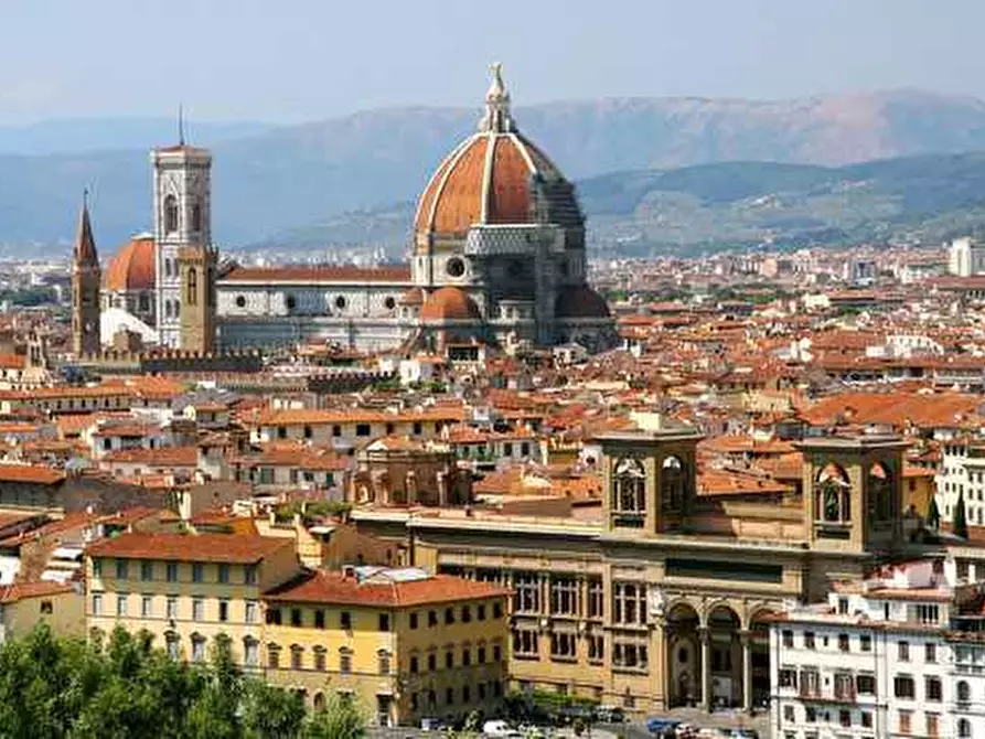 Immagine 2 di Casa indipendente in vendita  a Firenze