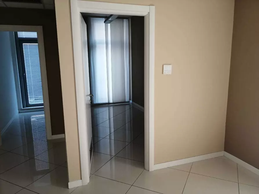 Immagine 7 di Ufficio in vendita  a San Benedetto Del Tronto