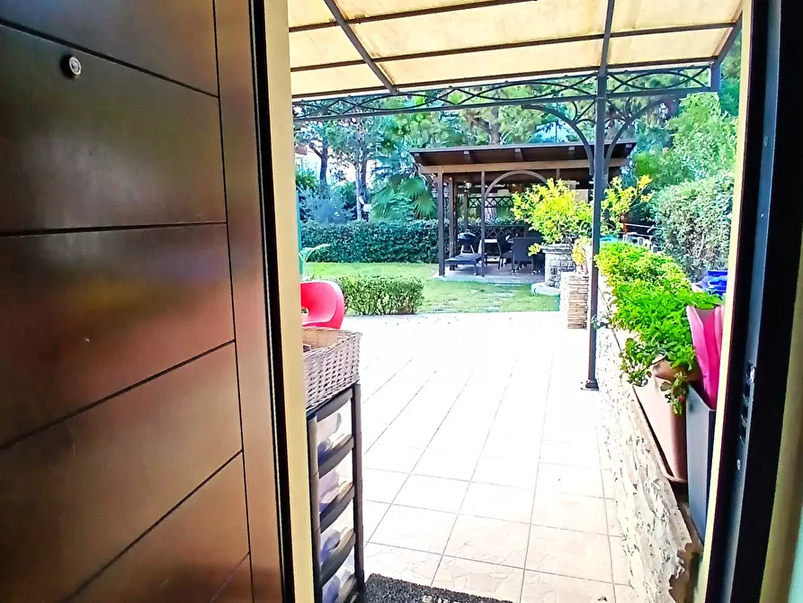 Immagine 15 di Casa indipendente in vendita  a San Benedetto Del Tronto