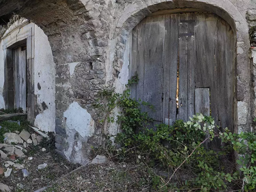 Immagine 8 di Palazzo in vendita  a Fisciano