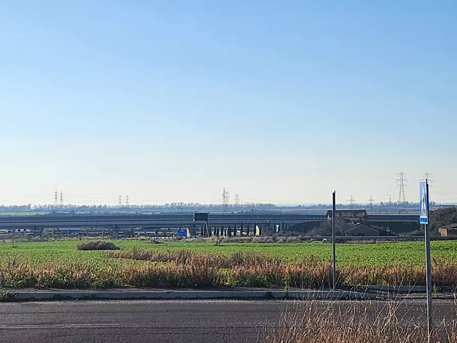 Immagine 10 di Terreno industriale in vendita  a Tarquinia