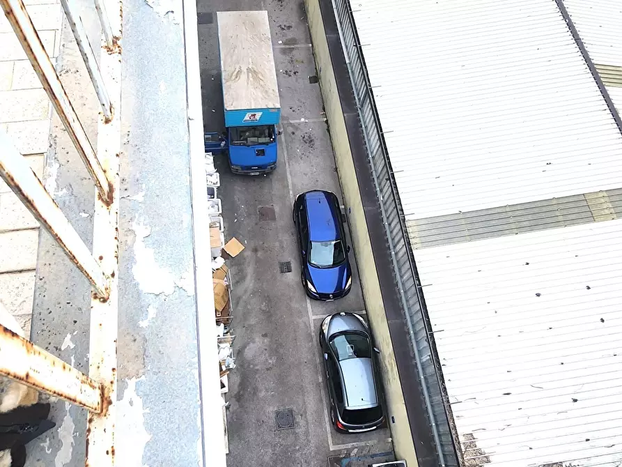 Immagine 44 di Palazzo in vendita  a Napoli