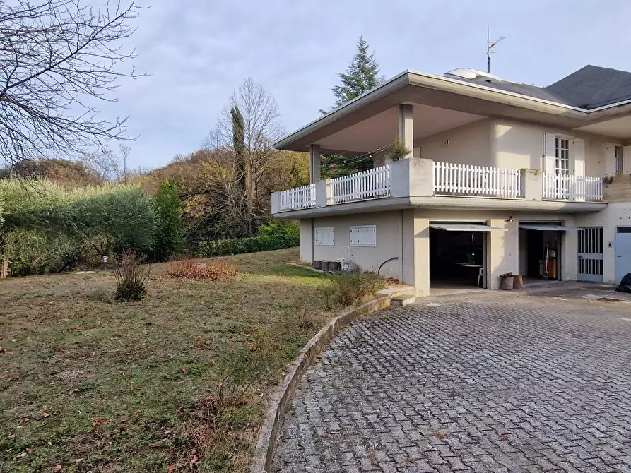 Immagine 56 di Casa indipendente in vendita  a Folignano