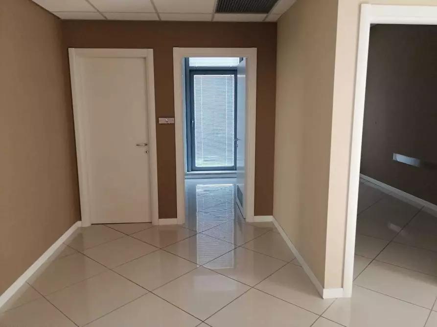 Immagine 4 di Ufficio in vendita  a San Benedetto Del Tronto
