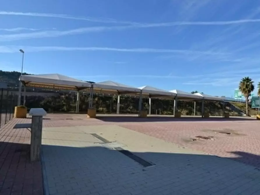 Immagine 11 di Locale commerciale in vendita  a Monteprandone