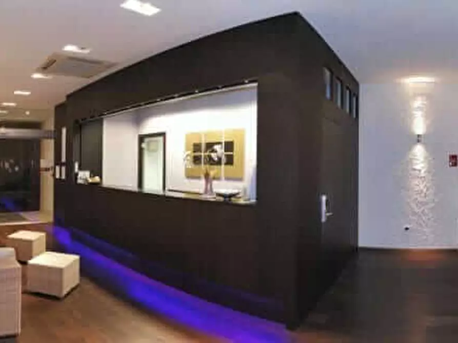 Immagine 12 di Albergo/B&B/Residence in vendita  a Alba Adriatica