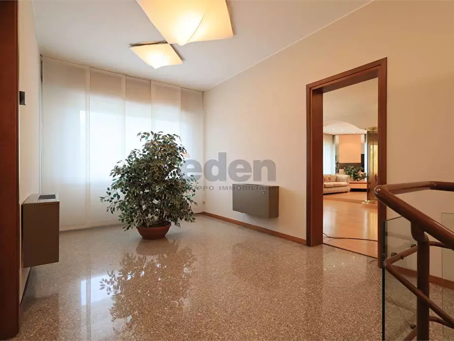 Immagine 61 di Ufficio in affitto  in Via Vittorio Bottego 49 a Modena