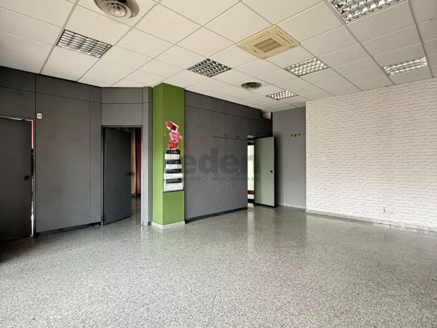 Immagine 29 di Locale commerciale in vendita  in Via Carlo Zucchi 41 a Modena