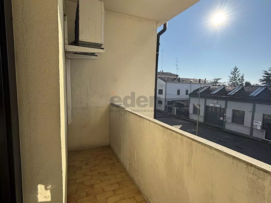 Immagine 12 di Trilocale in vendita  in STRADA DI SALICETO PANARO 211 a Modena