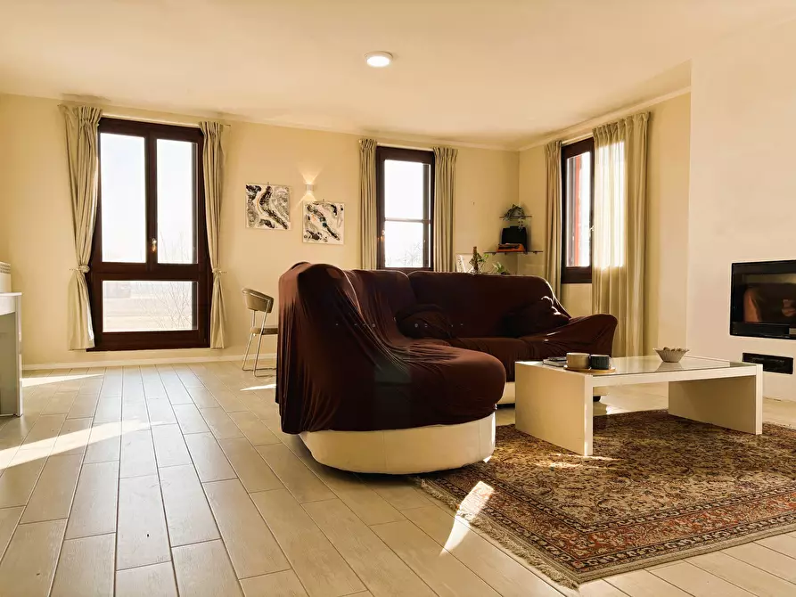 Immagine 4 di Casa indipendente in vendita  in Strada Statale 9 Via Emilia 116 a Castelfranco Emilia