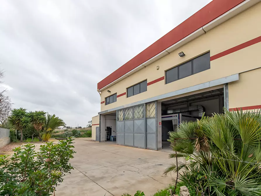 Immagine 10 di Attività artigianale in vendita  a Quartu Sant'elena