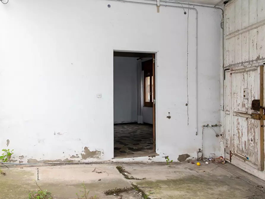 Immagine 27 di Casa indipendente in vendita  a Monserrato