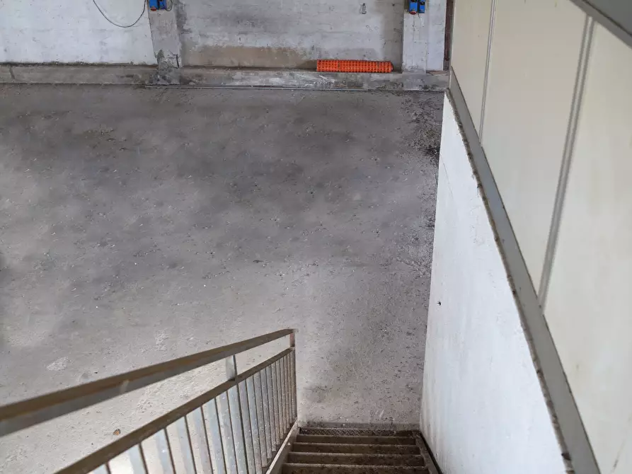 Immagine 22 di Attività artigianale in vendita  a Selargius