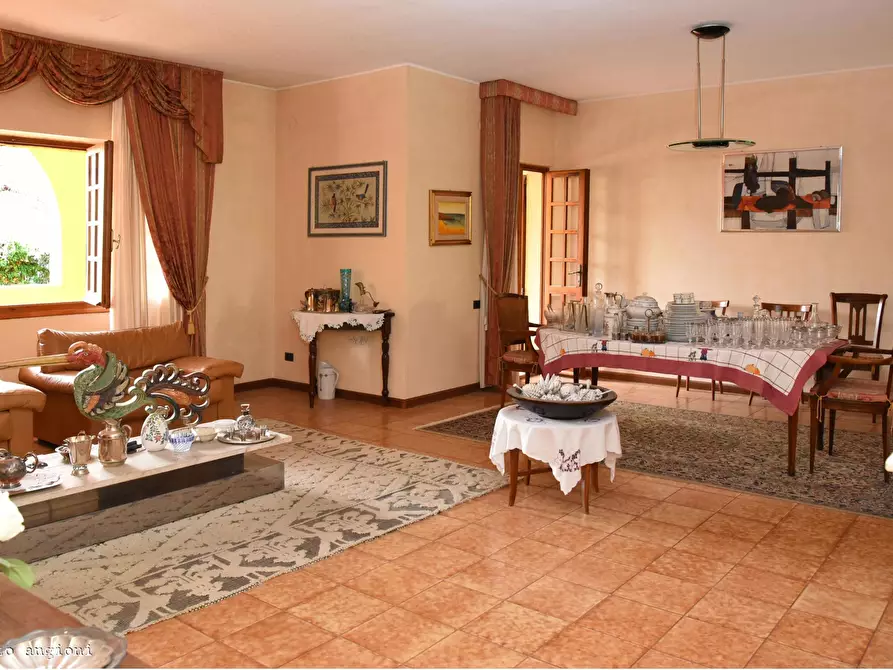 Immagine 11 di Casa bifamiliare in vendita  a Quartu Sant'elena