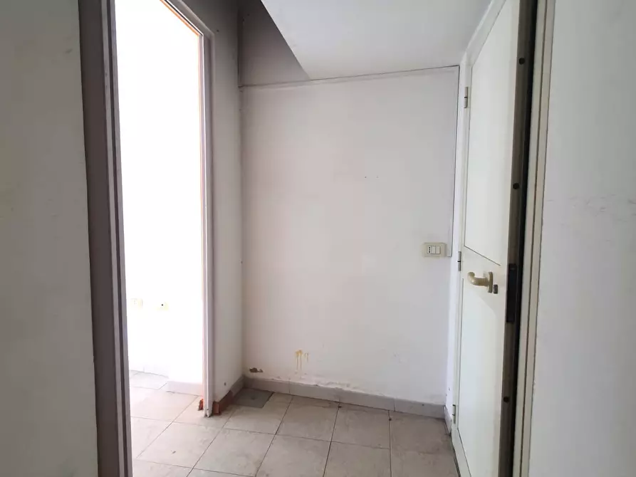 Immagine 17 di Locale commerciale in vendita  a Monserrato