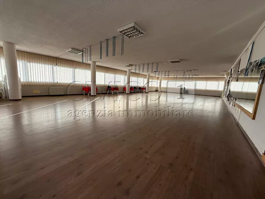 Immagine 3 di Locale commerciale in affitto  in Via Italia Unita 1 a Torri Di Quartesolo