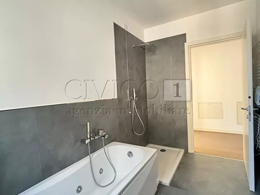 Immagine 15 di Appartamento in vendita  in Via Domenico Meschinelli 71 a Vicenza