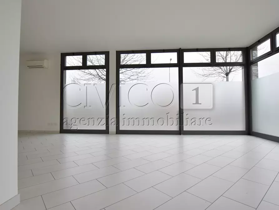 Immagine 19 di Locale commerciale in affitto  in Via Buccia a Limena