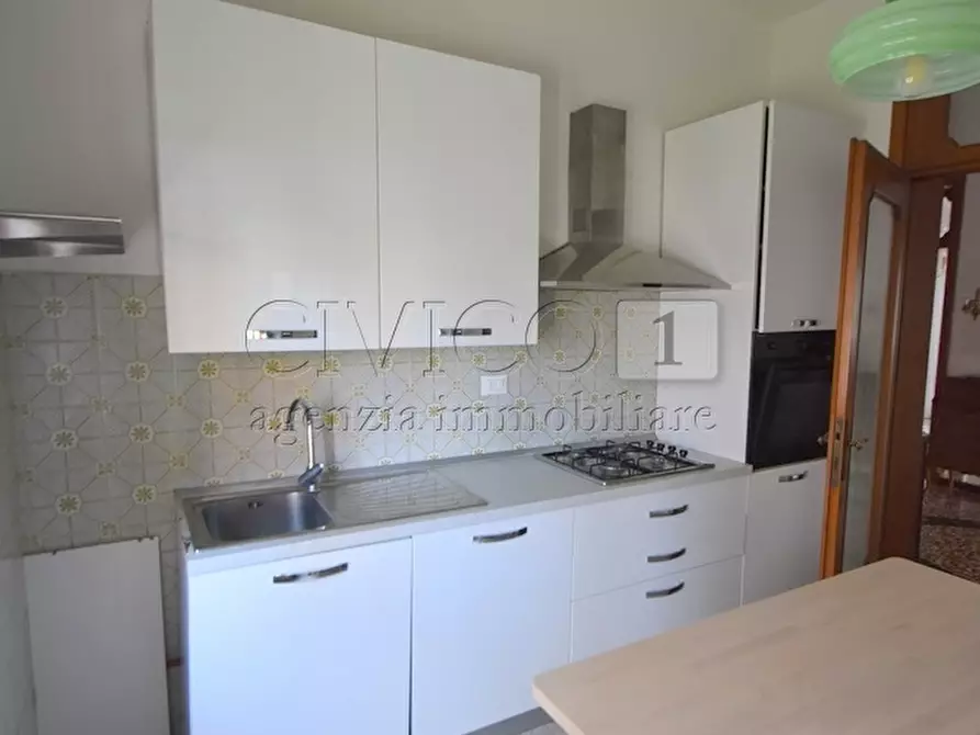 Immagine 10 di Casa bifamiliare in affitto  in ViaLE DELLA PACE 100 a Vicenza
