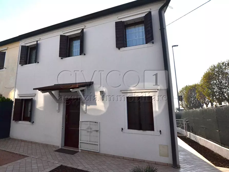 Immagine 14 di Casa bifamiliare in vendita  in Via Fiume a Piazzola Sul Brenta