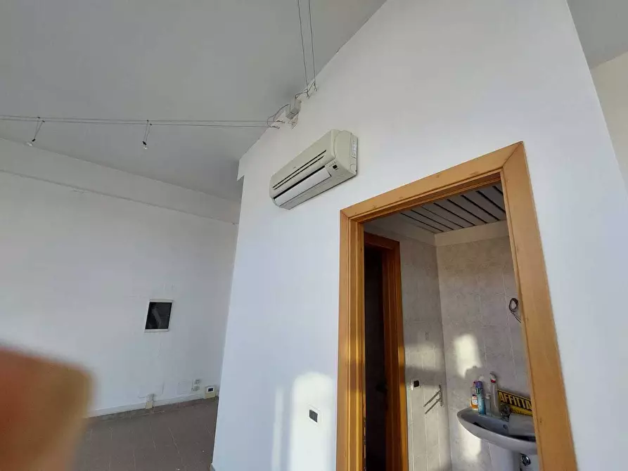 Immagine 7 di Locale commerciale in vendita  in Via del Murello 6 a Sarzana