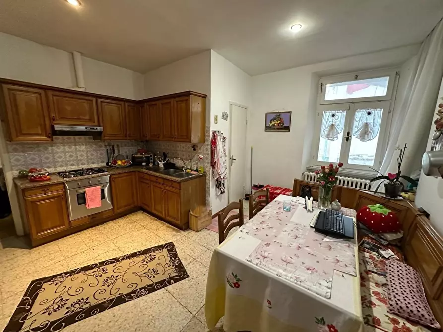 Immagine 2 di Appartamento in vendita  in Via Lunense a Carrara