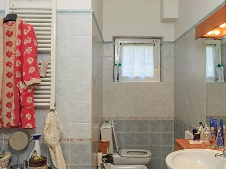 Immagine 19 di Casa semindipendente in vendita  in Viale XX Settembre 25 a Carrara