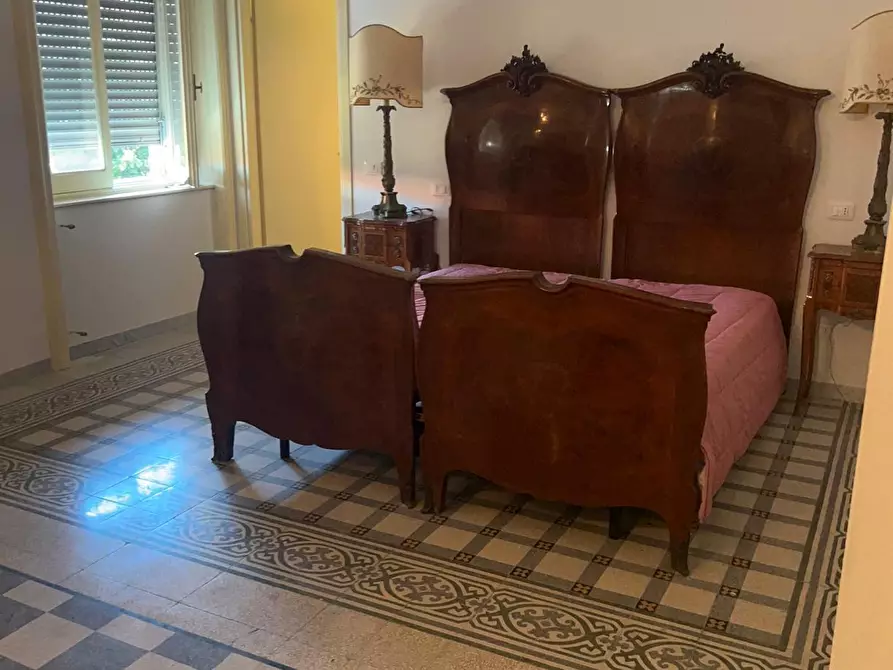 Immagine 50 di Villa in vendita  in Via Firenze 48 a Carrara