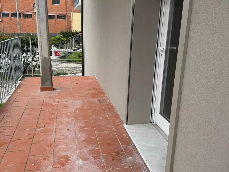 Immagine 8 di Locale commerciale in vendita  in Via Rozzone 1 a Ortonovo