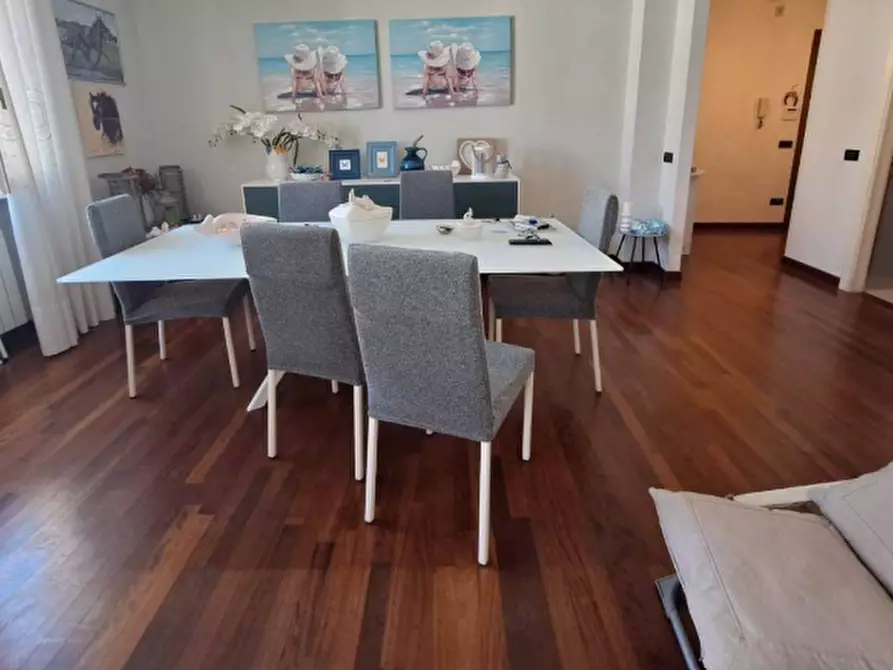 Immagine 15 di Appartamento in vendita  in Piazza Giuseppe Mazzini a Viareggio