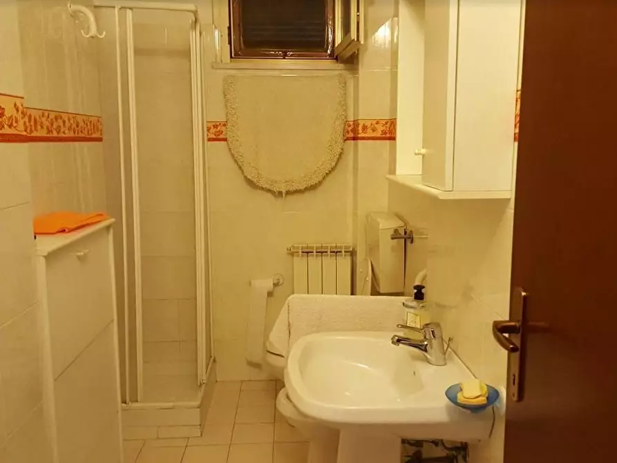 Immagine 4 di Bilocale in vendita  in Via XXV Aprile a Ameglia