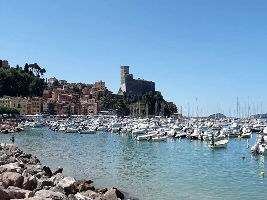 Immagine 1 di Appartamento in vendita  in LERICI a Lerici