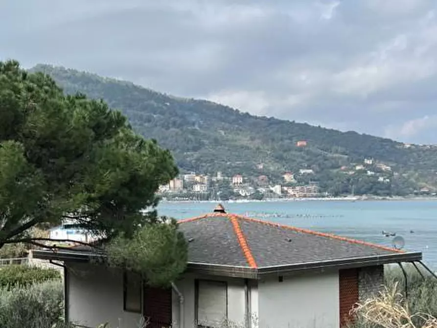 Immagine 7 di Villa in vendita  in Via Cavour 42 a Portovenere
