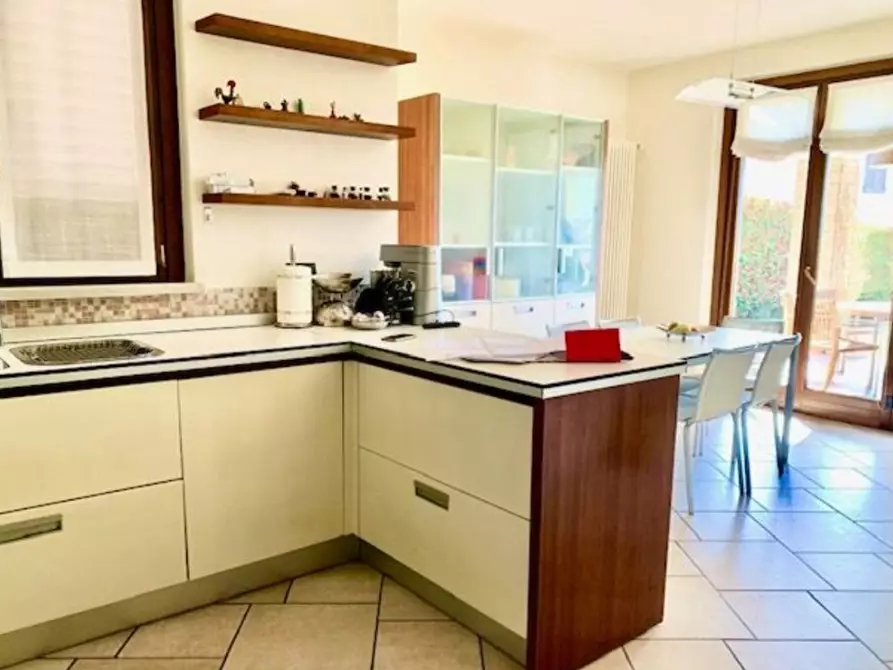 Immagine 6 di Villa in vendita  in Via Cantinone a Ortonovo