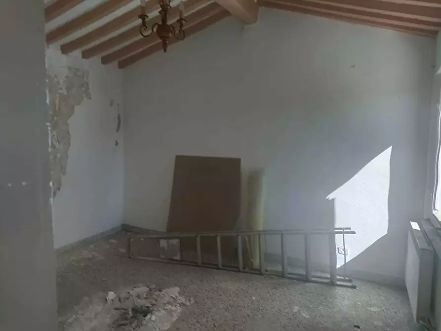 Immagine 13 di Casa semindipendente in vendita  in Via Montebello 35 a Carrara