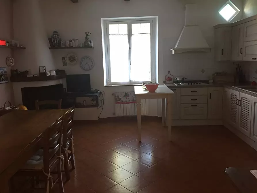 Immagine 25 di Villa in vendita  in Via XXV Aprile a Castelnuovo Magra