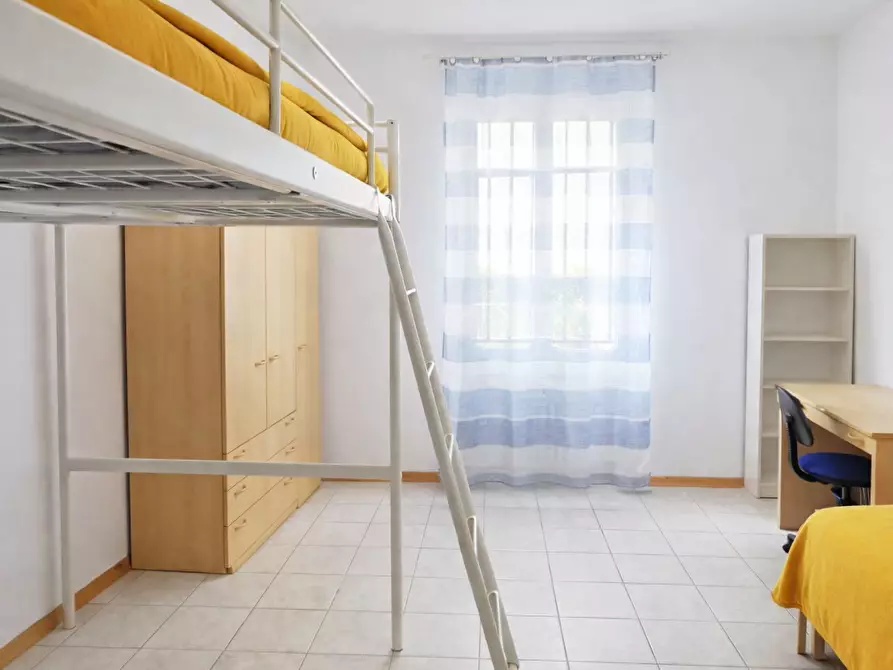 Immagine 4 di Trilocale in affitto  a Bologna
