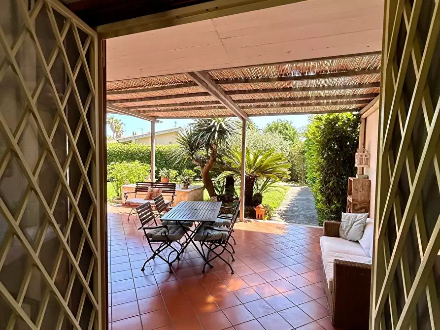 Immagine 1 di Villa in vendita  in Via Terracina Km 11 a San Felice Circeo